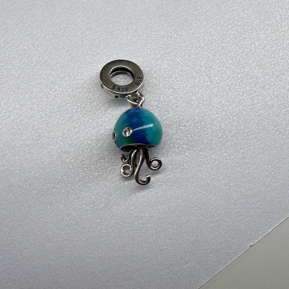 Jellyfish pandora charm!